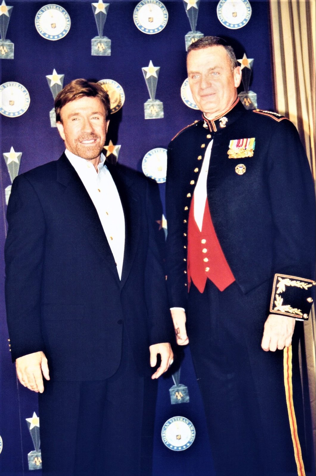Chuck Norris with General James Jones at the American Veteran Awards